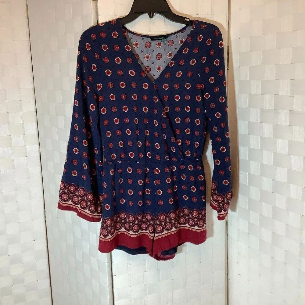 blu pepper navy print romper size large